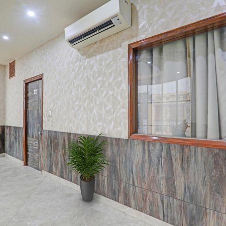 Townhouse 1150 Hotel Dayal Palace Chinhat ภายนอก รูปภาพ