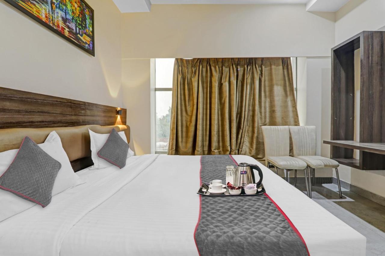 Townhouse 1150 Hotel Dayal Palace Chinhat ภายนอก รูปภาพ