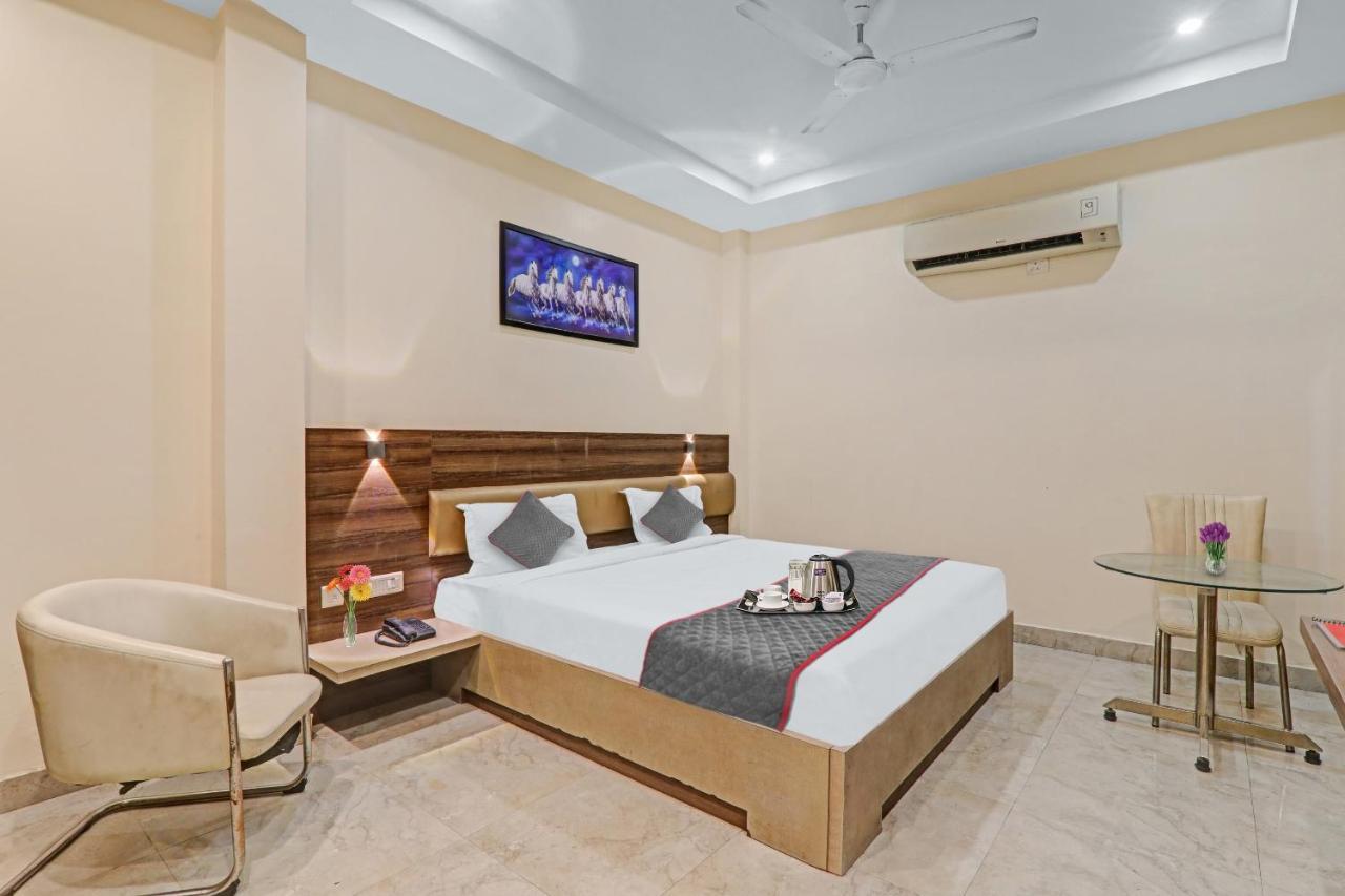 Townhouse 1150 Hotel Dayal Palace Chinhat ภายนอก รูปภาพ