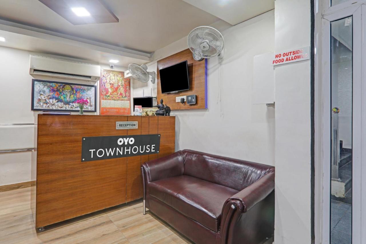 Townhouse 1150 Hotel Dayal Palace Chinhat ภายนอก รูปภาพ