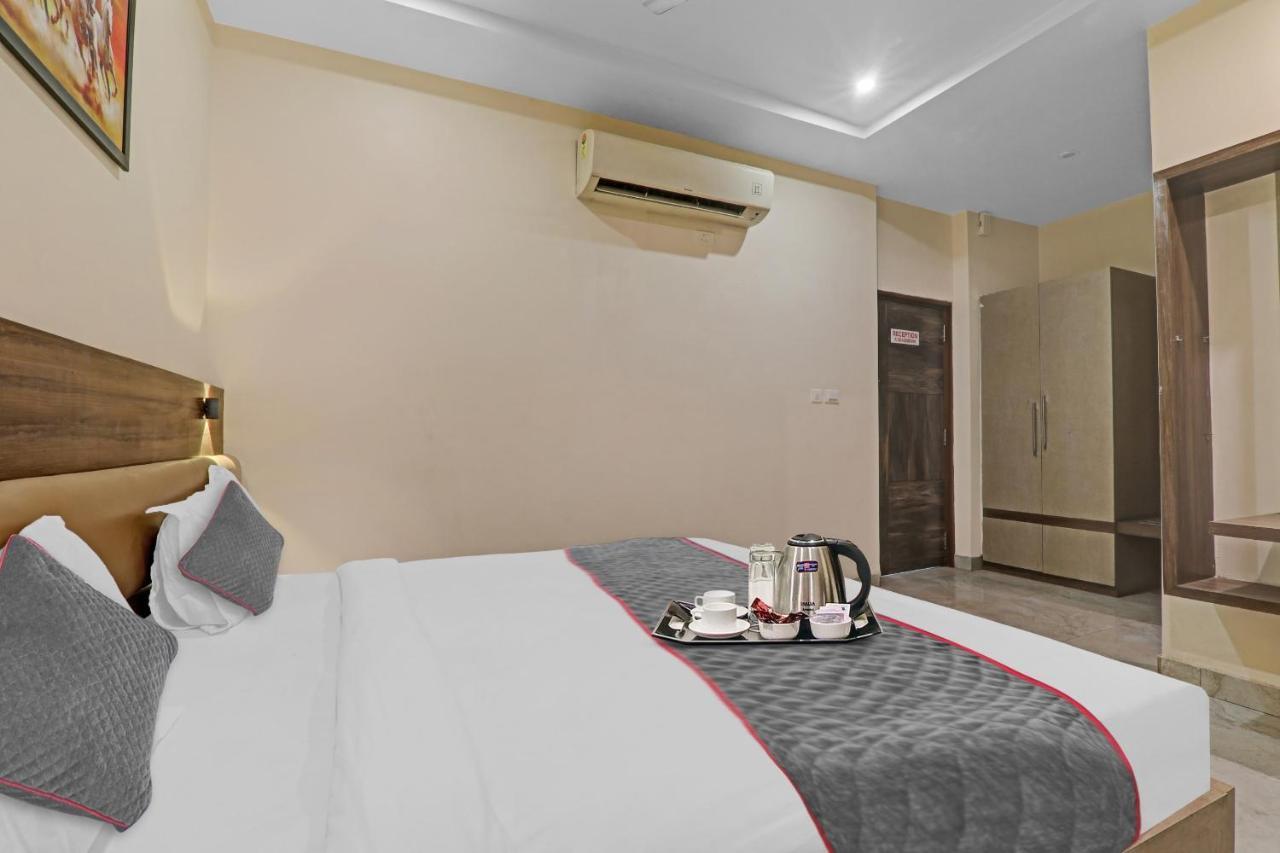 Townhouse 1150 Hotel Dayal Palace Chinhat ภายนอก รูปภาพ
